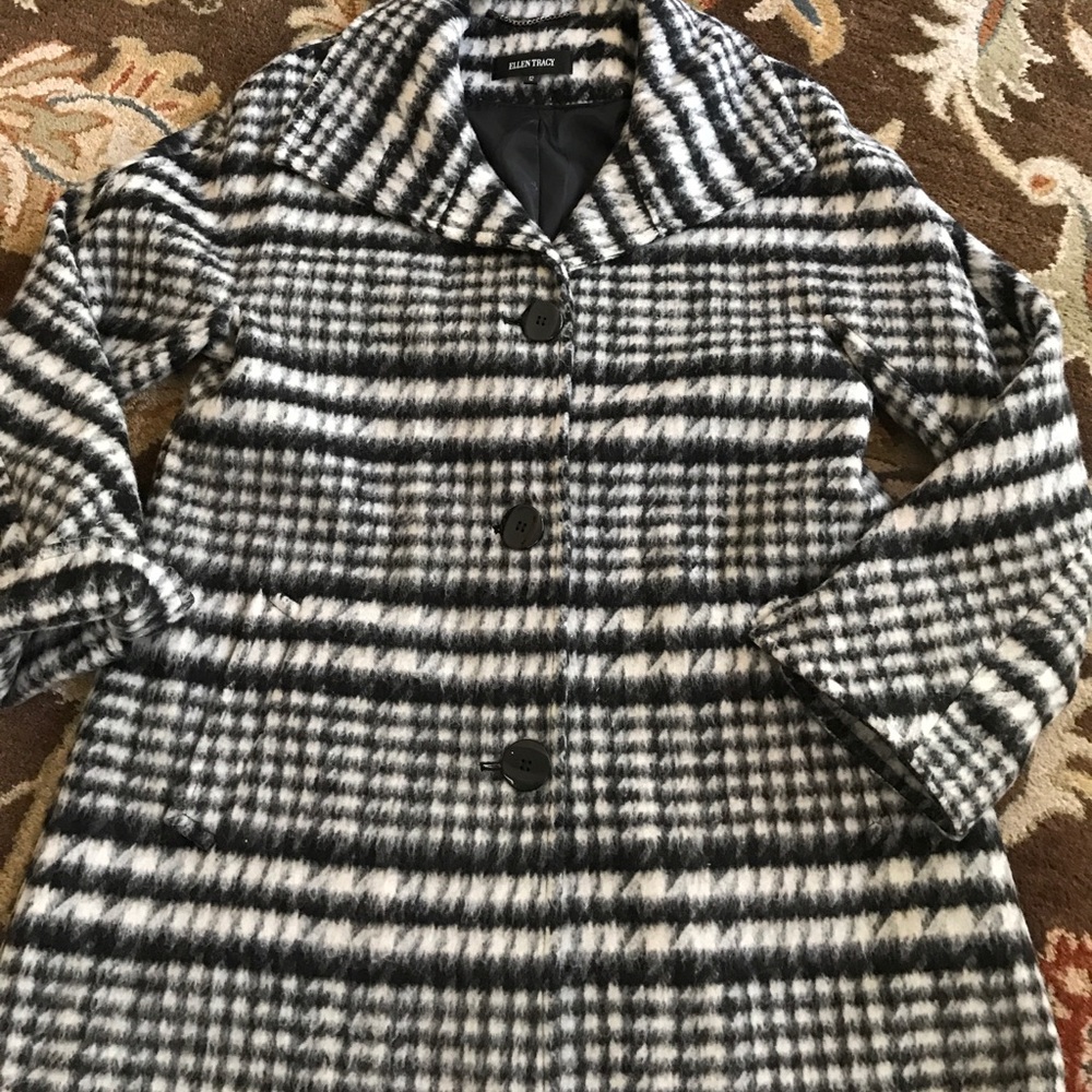 Sold Ellen Tracy size 12 NWOT chic & classy coat!